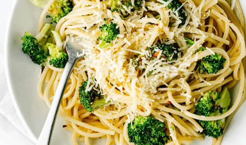 Jamie Oliver's Quick Broccoli Pasta: A Nutritious Weeknight Delight